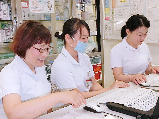 外来 仕事場の様子 岡山大学病院 看護部 Okayama University Hospital